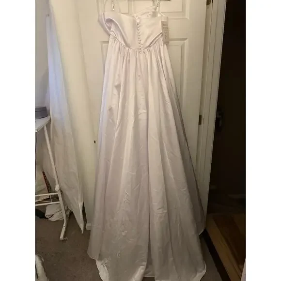 Beautiful White Satin Wedding Dress/Gown Size 12 - Picture 2 of 7